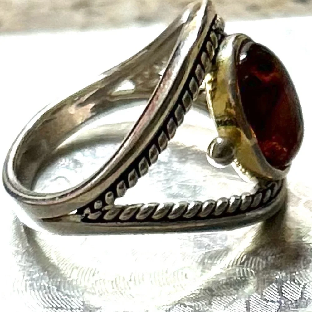 925 Sterling Silver style ring